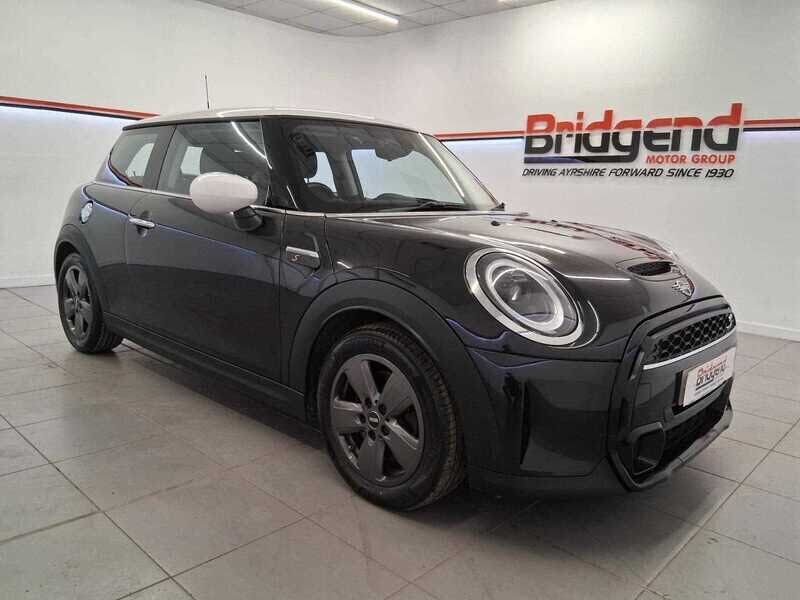 2022 MINI Mini 2.0 Cooper S Classic Hatchback 3d