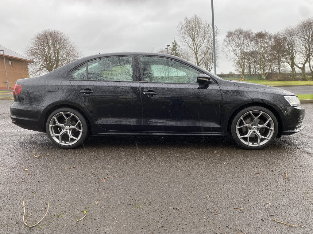 2015 Volkswagen Jetta 2.0TDI SE (109ps)
