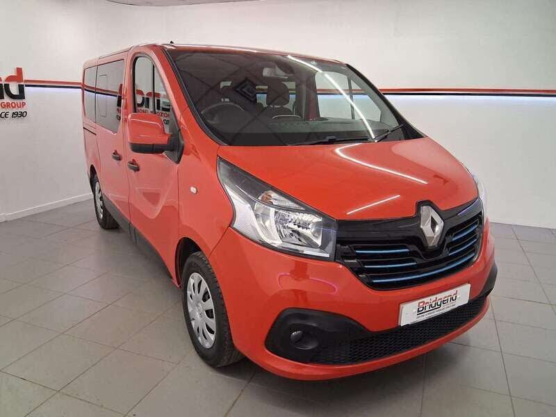 2019 Renault Trafic 1.6dCi SL27 120 Sport Nav (Eu6c) Bus 9 seats