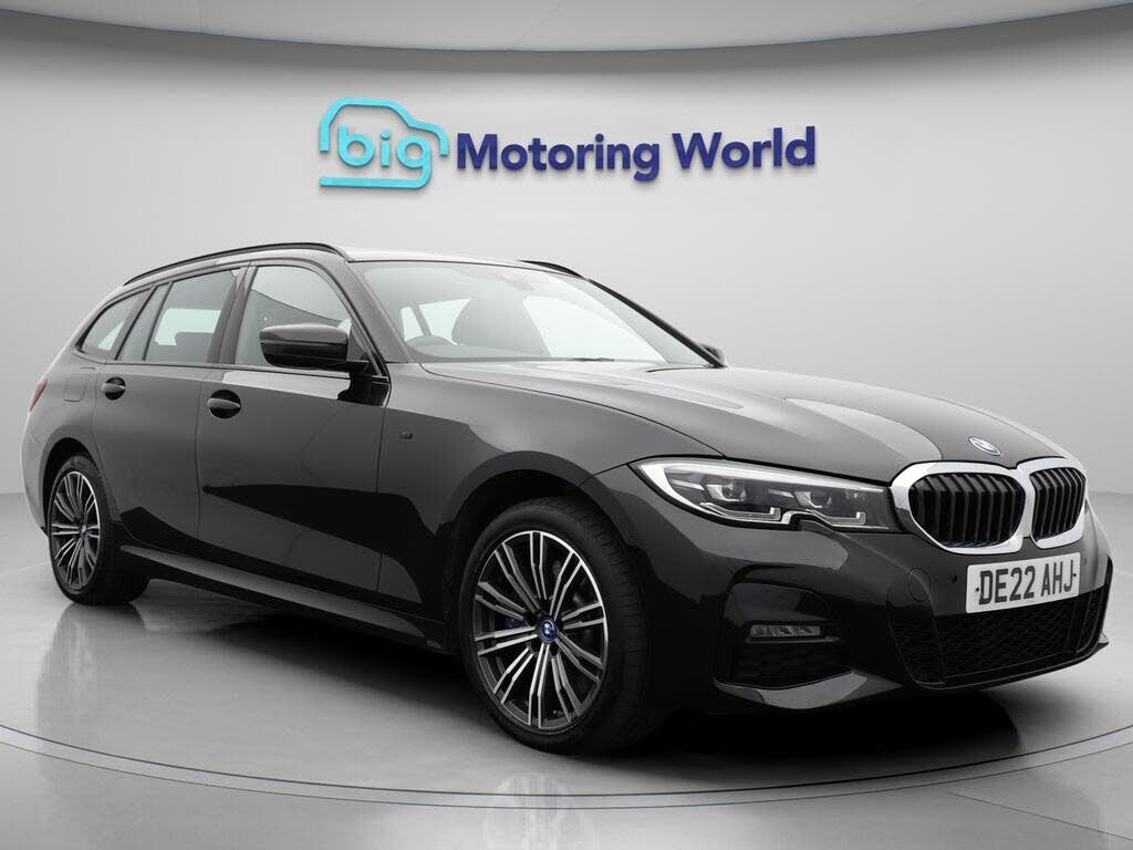 2022 BMW 3 Series 2.0 330e xDrive M Sport Touring 5d