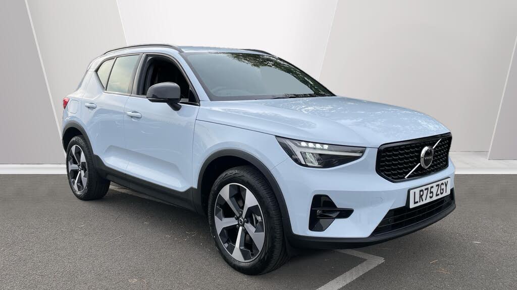 2025 Volvo XC40 2.0 B3 Plus