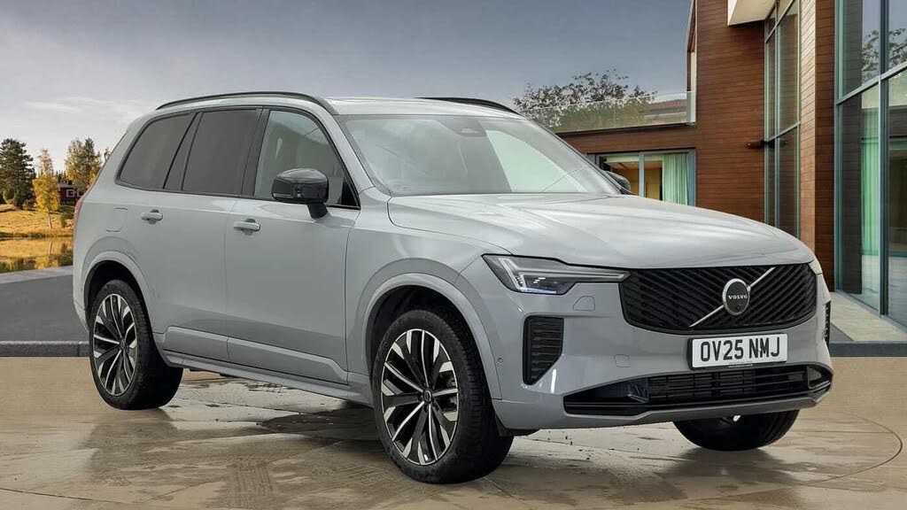 2025 Volvo XC90 2.0 T8 Plus Pro