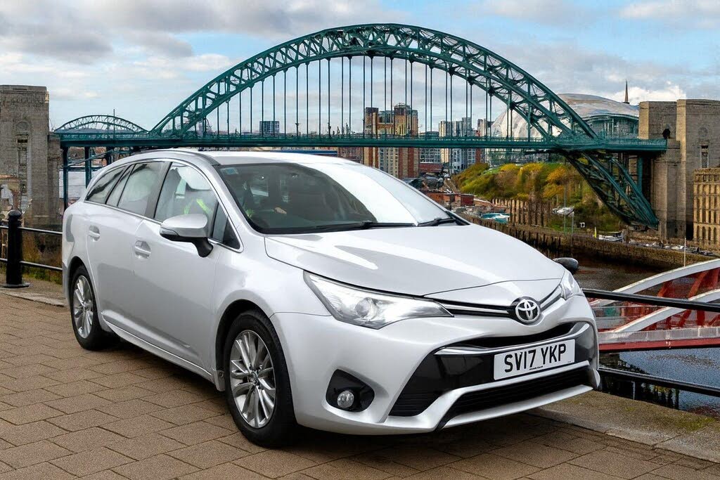 2017 Toyota Avensis 1.6D-4D Business Edition Touring Sports 5d