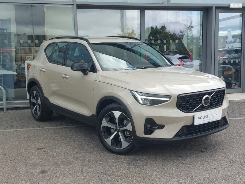 2024 Volvo XC40 2.0 B3 Plus
