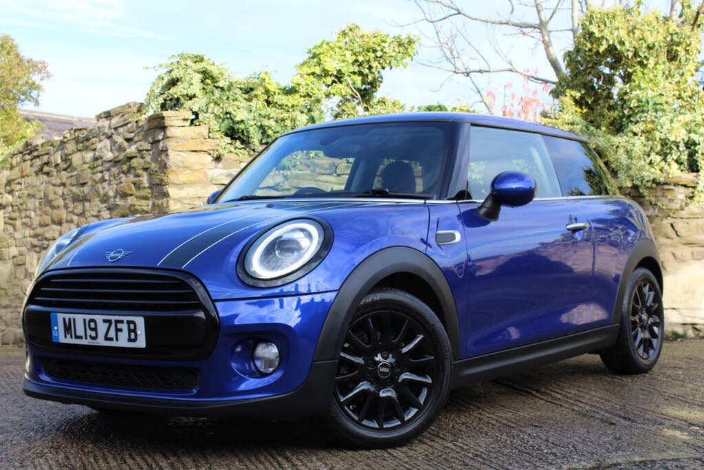 2019 MINI Mini 1.5 Cooper Classic Hatchback 3d
