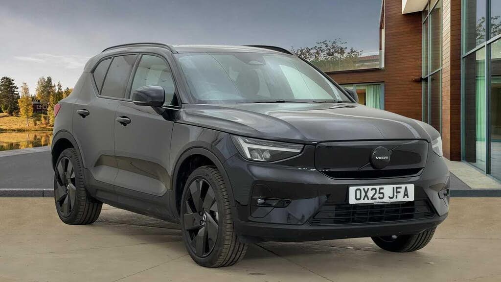 2025 Volvo EX40 E Plus Black Edition