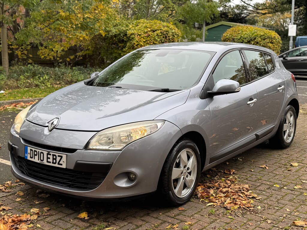 2010 Renault Megane 2.0 Dynamique Tom Tom 140 Hatchback 5d 1997cc CVT