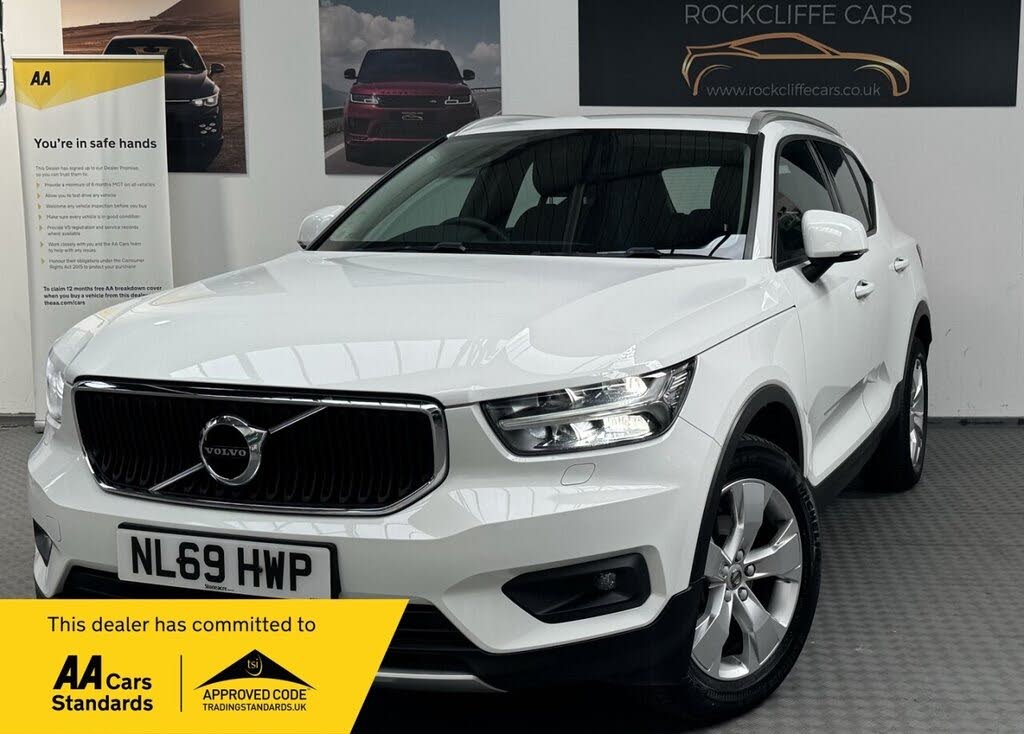 2019 Volvo XC40 1.5 T3 Momentum Pro (163bhp)