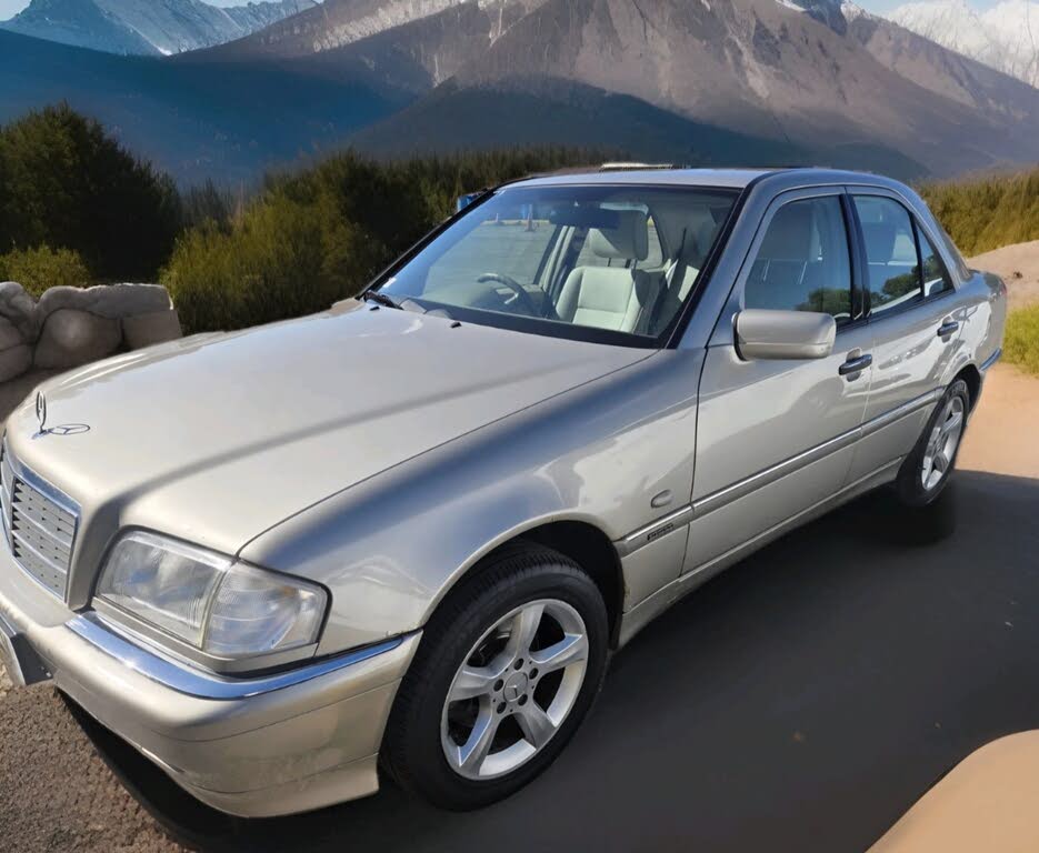 1999 Mercedes-Benz C-Class 2.0 C200 Elegance Saloon 4d auto