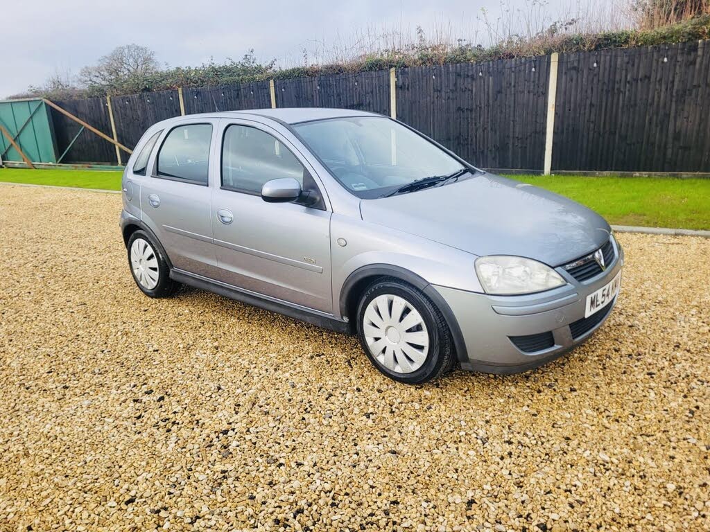 2004 Vauxhall Corsa 1.4 Design 5d 1389cc auto