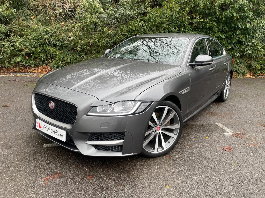 2017 Jaguar XF 2.0i R-Sport (250ps) Saloon 4d 1998cc