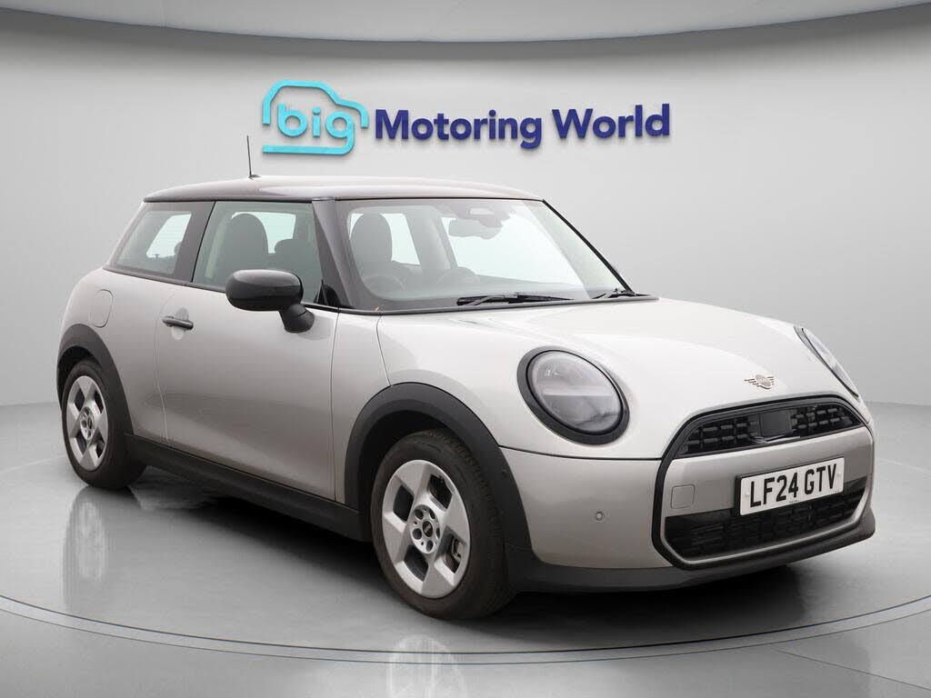 2024 MINI Mini 1.5 Cooper C Classic 3d