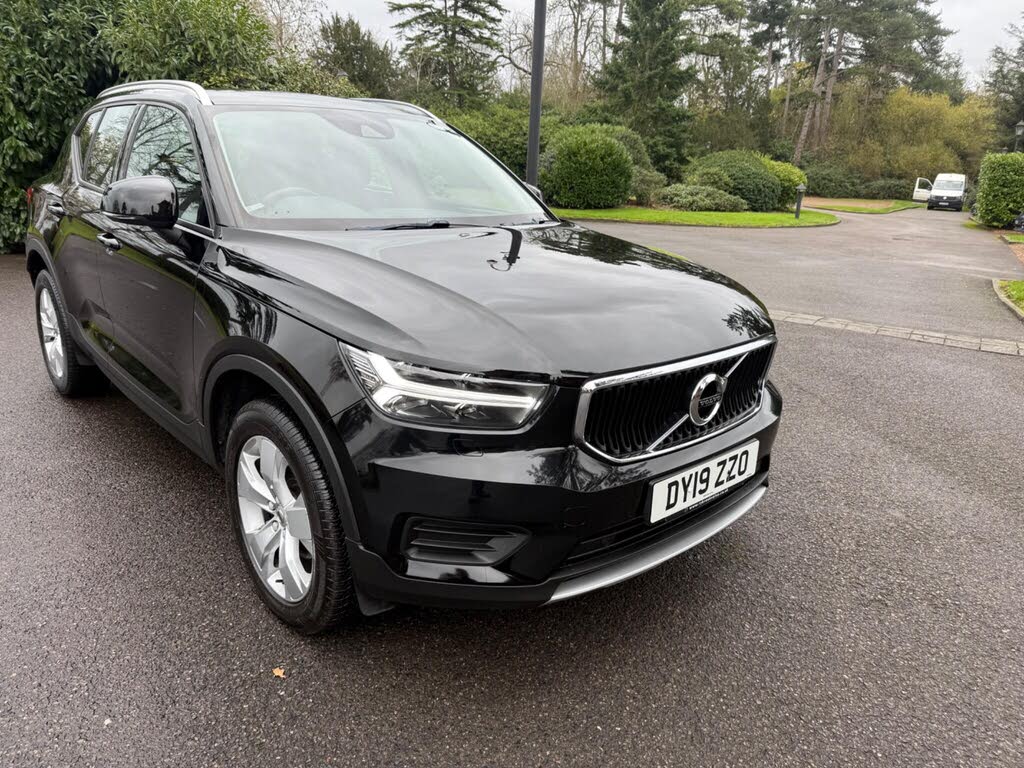 2019 Volvo XC40 1.5 T3 Momentum (163bhp)