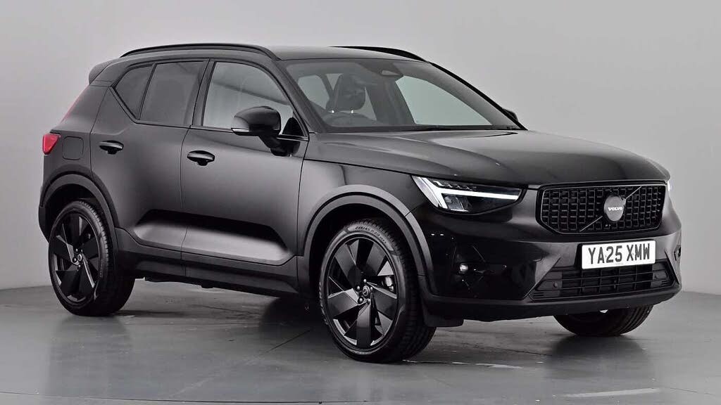 2025 Volvo XC40 2.0 B3 Plus Pro Black Edition