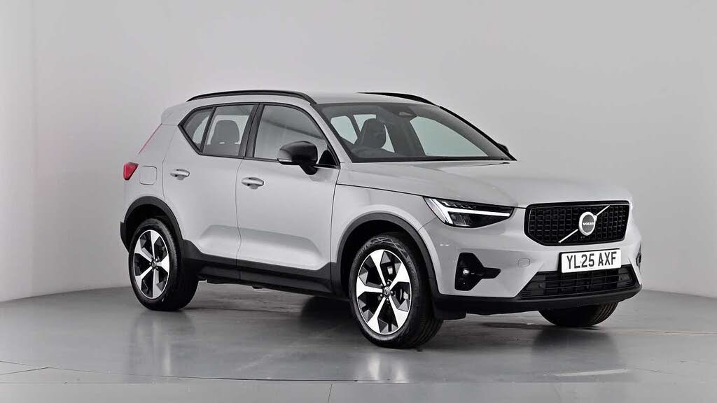 2025 Volvo XC40 2.0 B3 Plus Pro