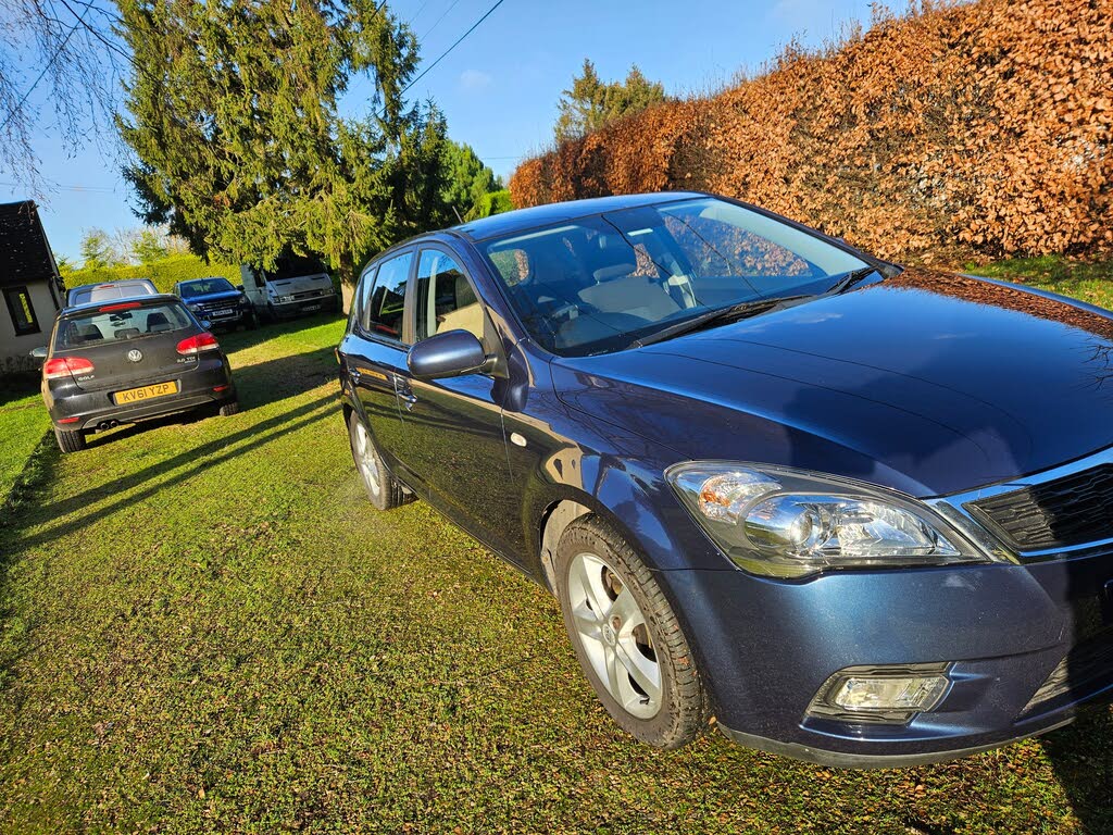 2010 Kia ceed 1.6 2 Hatchback Auto