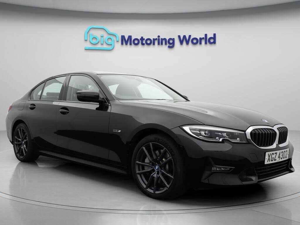2022 BMW 3 Series 2.0 330e xDrive Sport Pro Saloon 4d
