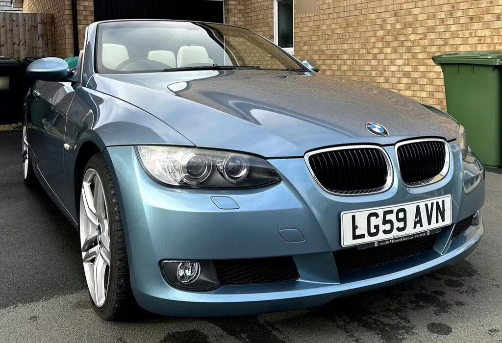 2009 BMW 3 Series 2.0 320i SE Convertible 2d auto