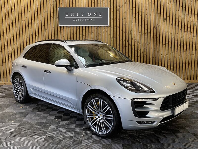 2018 Porsche Macan 3.6 Turbo (440ps) (Performance Package)