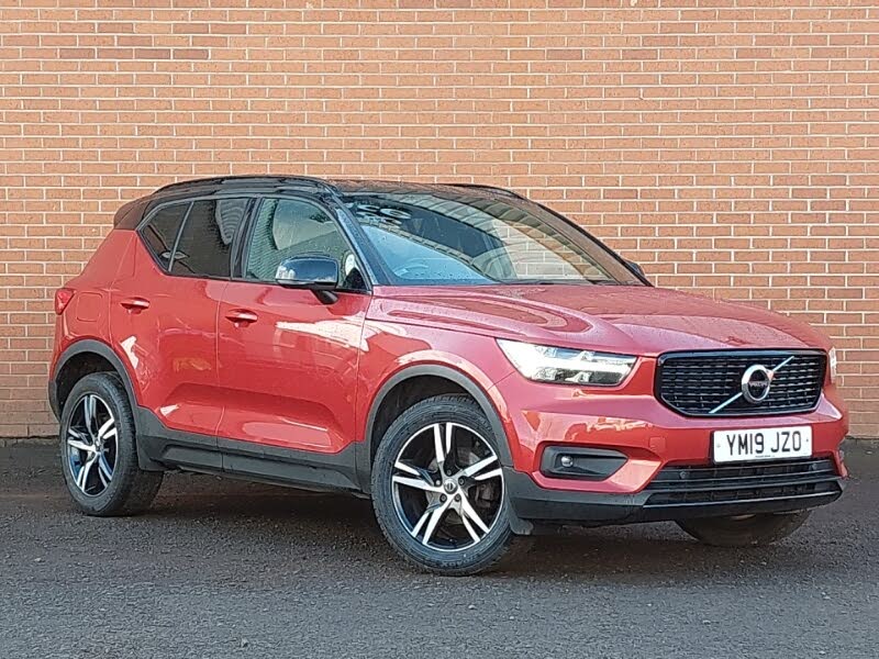 2019 Volvo XC40 1.5 T3 R-Design (163bhp)