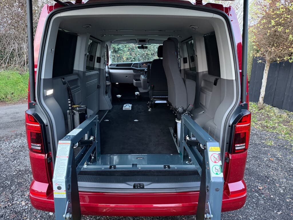 2021 Volkswagen Transporter Shuttle 2.0TDI T32 SE BMT SWB (150ps)(Eu6d) DSG