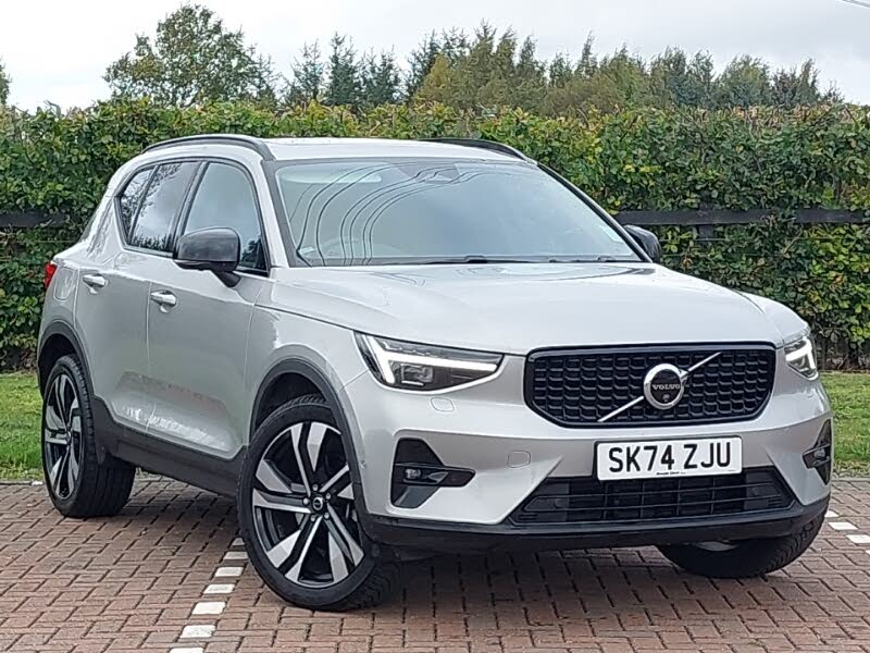 2024 Volvo XC40 2.0 B4 R-Design Pro