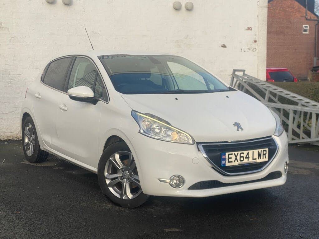 2014 Peugeot 208 1.2 Allure VTi 5d