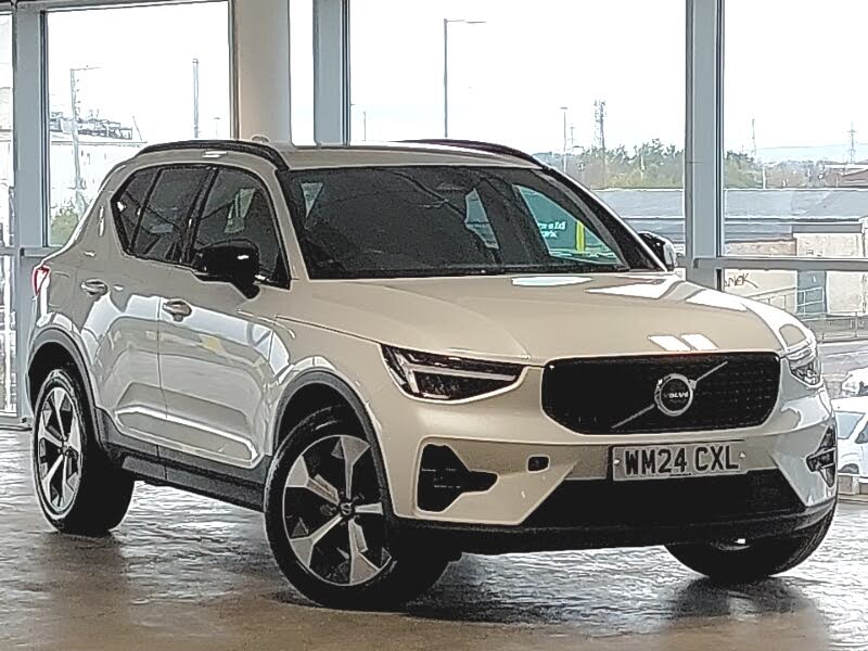 2024 Volvo XC40 2.0 B3 Plus