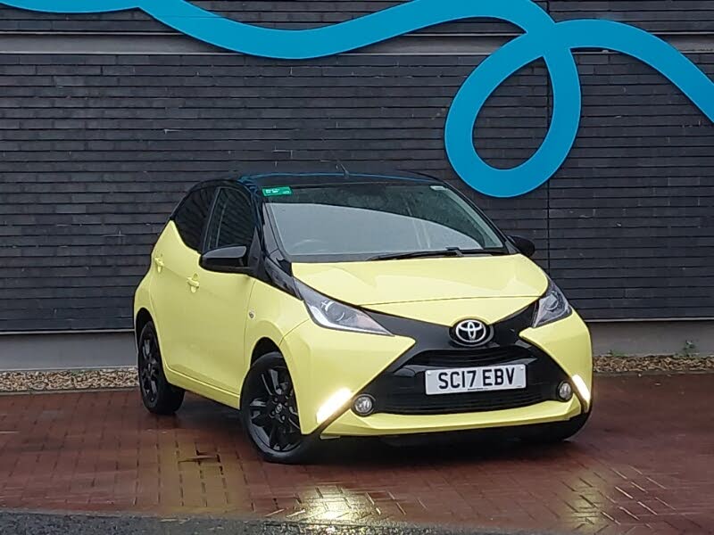 2017 Toyota AYGO 1.0 VVT-i x-cite 3 (Bi-tone Yellow) 5d
