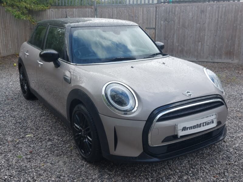 2022 MINI Mini 1.5 Cooper Exclusive (Premium) Hatchback 5d Auto