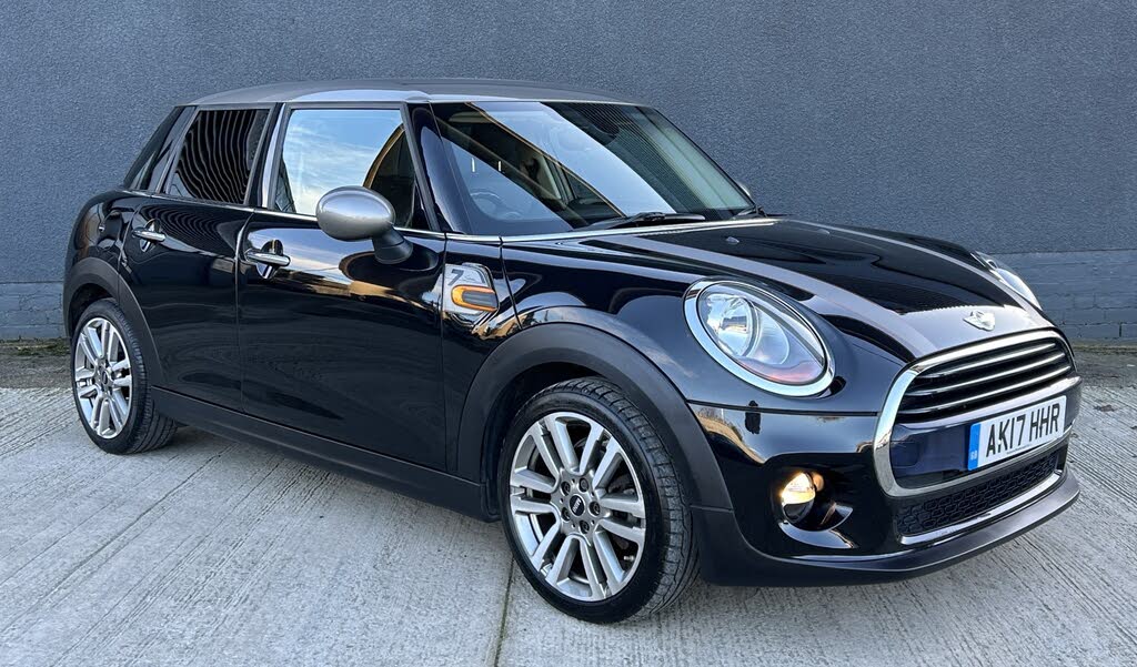 2017 MINI Mini 1.5TD Cooper D Seven 5d