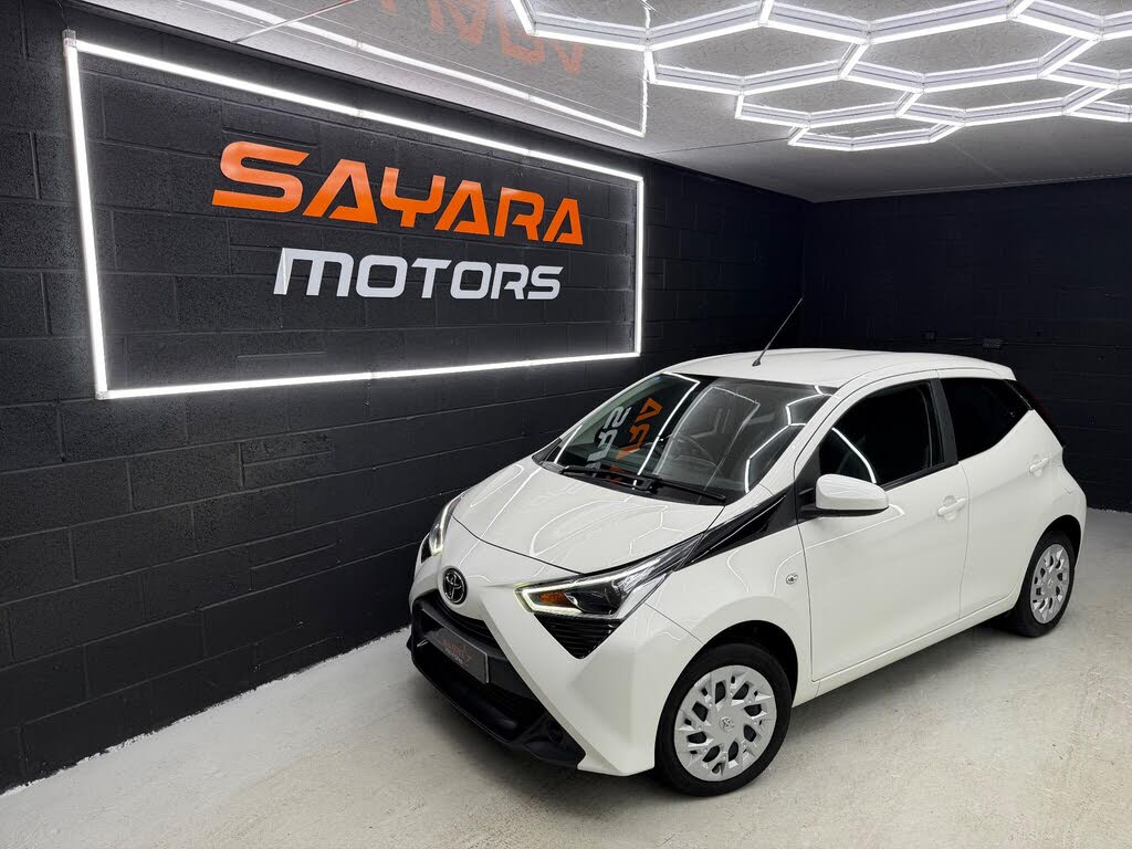 2018 Toyota AYGO 1.0 VVT-i x-play (71bhp) 5d