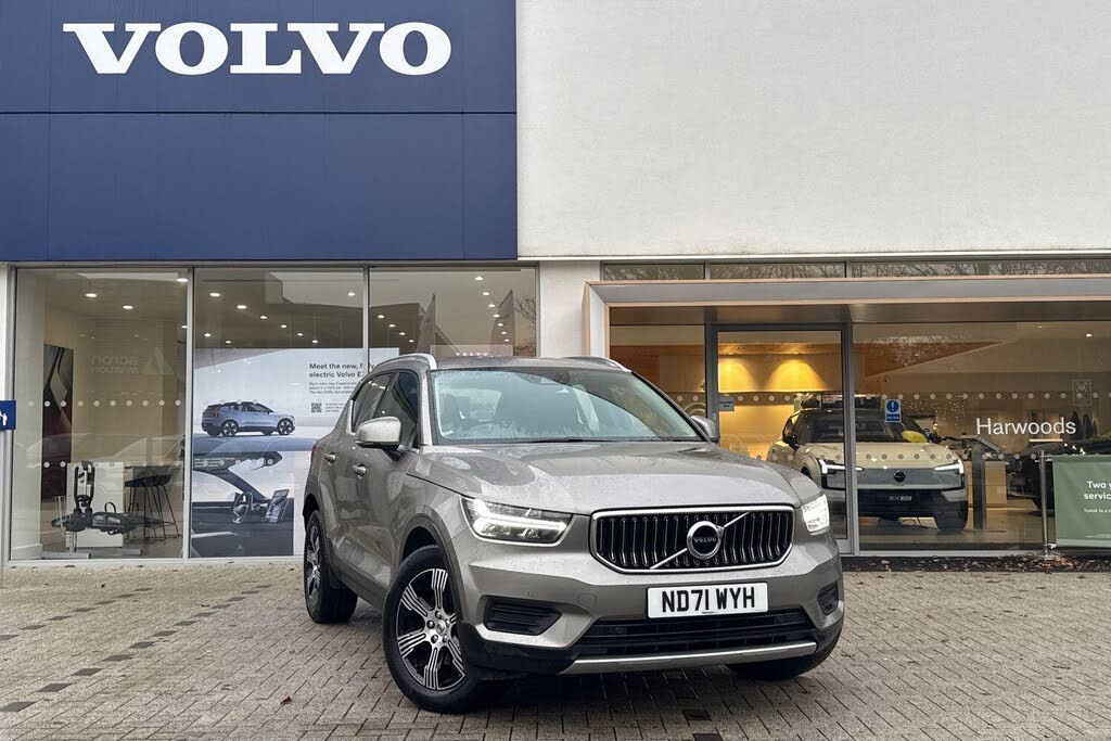 2021 Volvo XC40 2.0 B4 Inscription (194bhp) Auto