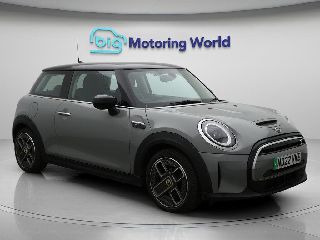 2022 MINI Mini E Cooper S 1)