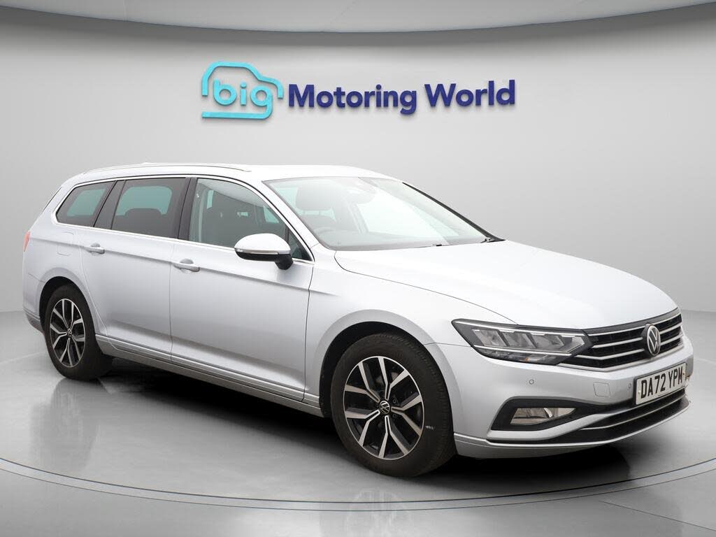 2022 Volkswagen Passat 1.5 TSI SEL Estate 5d DSG