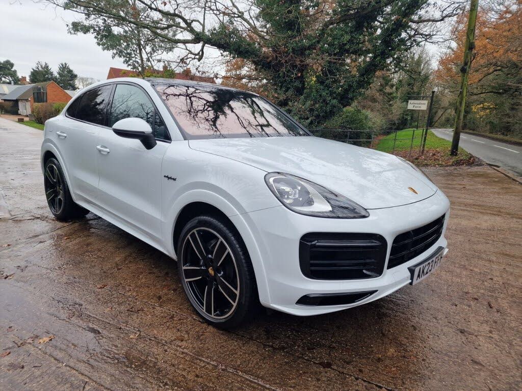 2023 Porsche Cayenne 3.0 V6 E-Hybrid Platinum Edition (340ps) Coupe