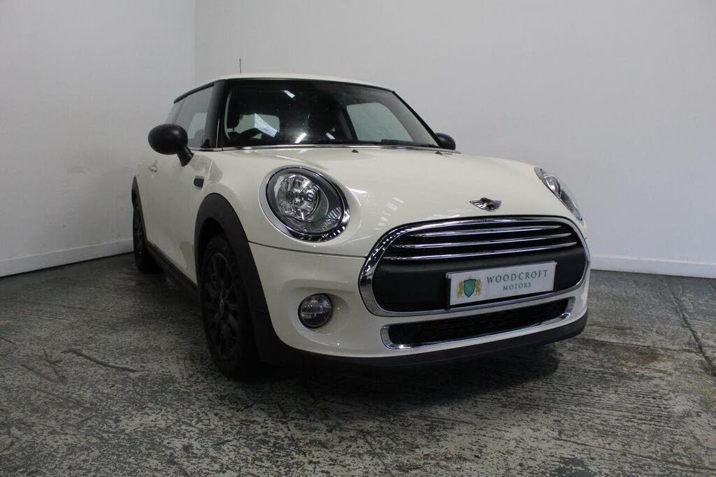 2015 MINI Mini 1.2 One (Media XL)(s/s) 3d