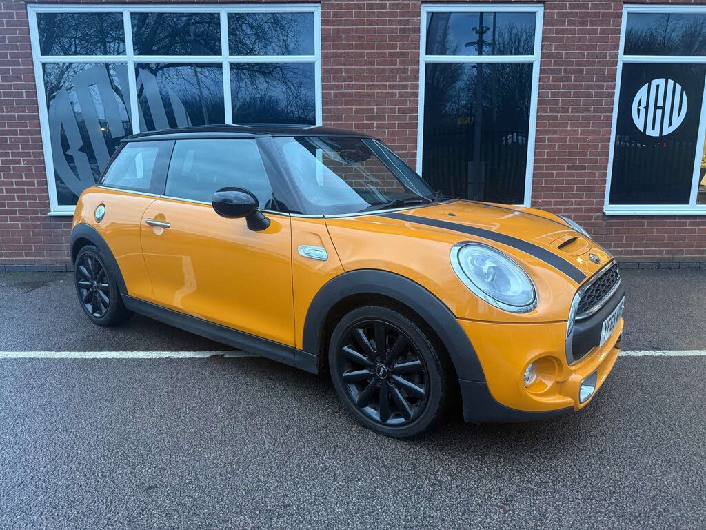 2016 MINI Mini 2.0 Cooper S (s/s) Hatchback 3d
