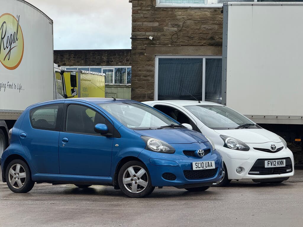 2012 Toyota AYGO 1.0 AYGO Fire 3d