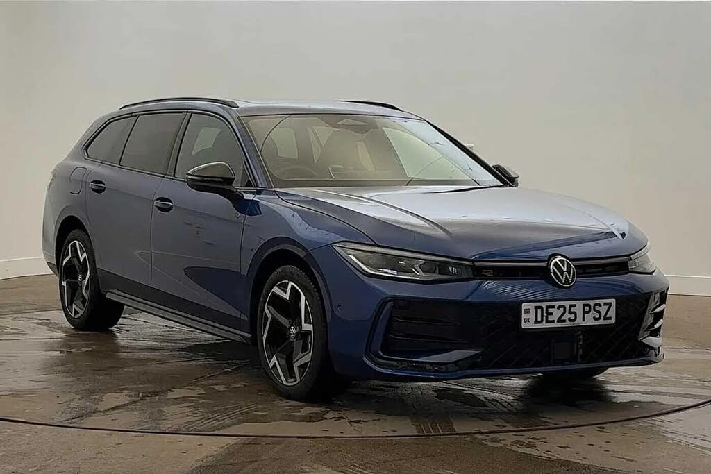 2025 Volkswagen Passat 1.5 TSI R-Line (272ps)