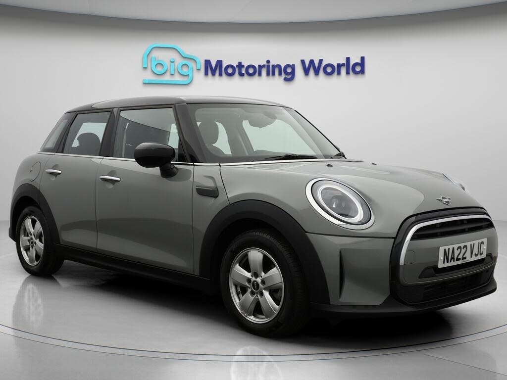2022 MINI Mini 1.5 Cooper Classic Hatchback 5d