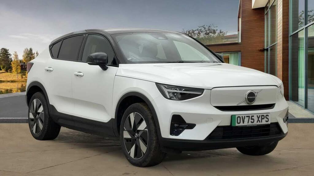 2025 Volvo EC40 E Twin Plus