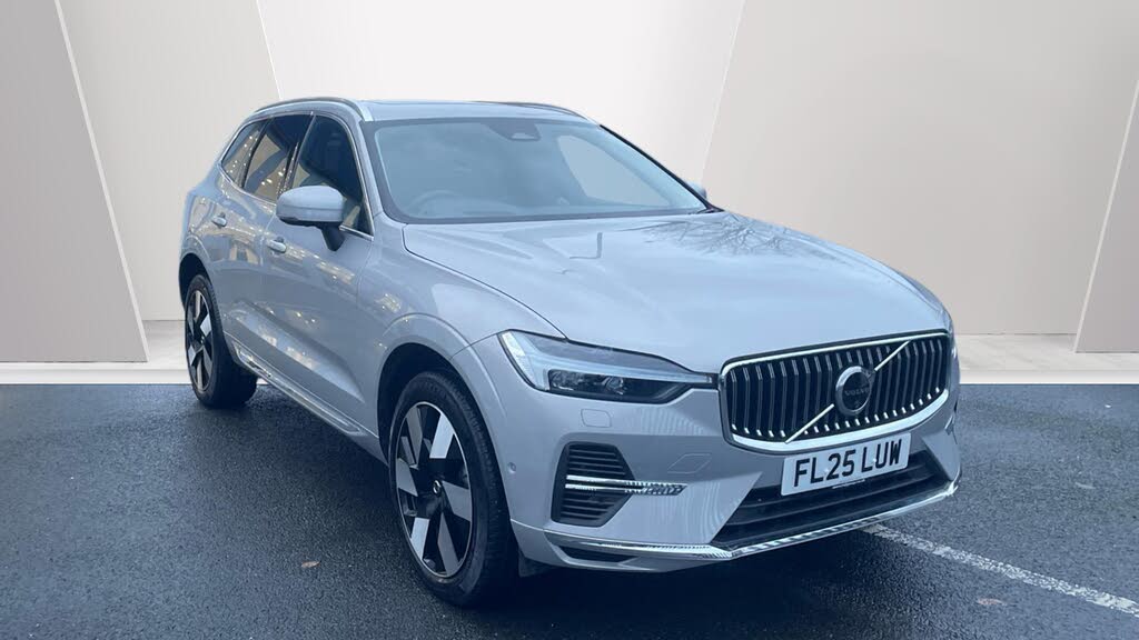 2025 Volvo XC60 2.0 T8 Ultra (Dark
