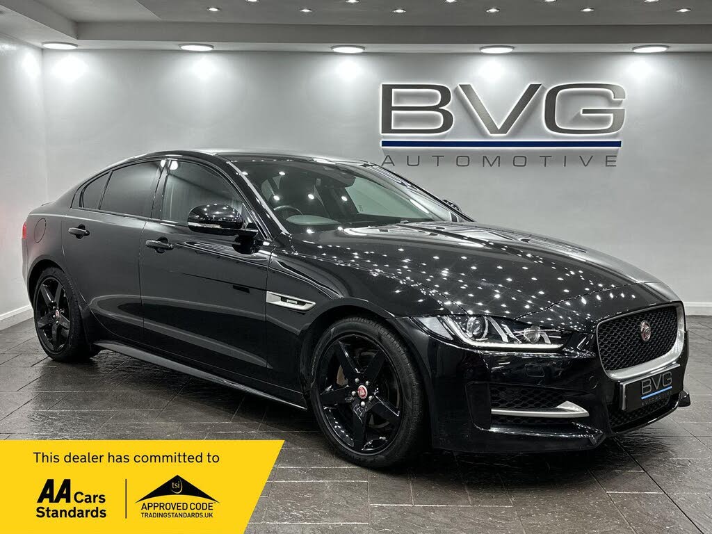2016 Jaguar XE 2.0i R-Sport (200ps)