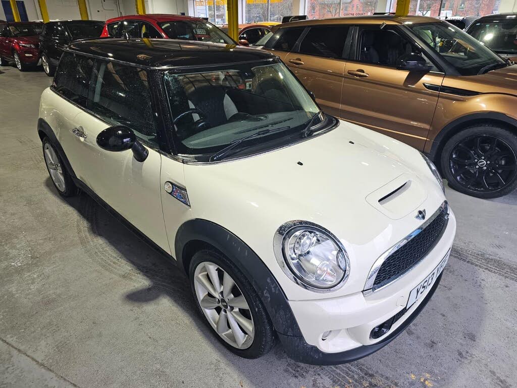 2013 MINI Mini 1.6 Cooper S (184bhp) (Sport Chili) Hatchback 3d