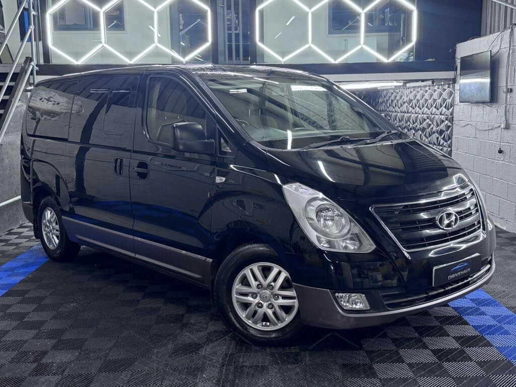 2016 Hyundai i800 2.5CRDi SE (134bhp)