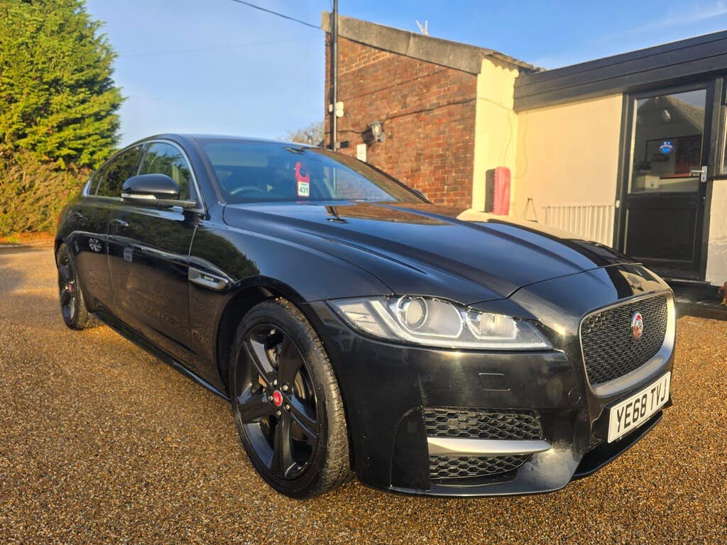 2018 Jaguar XF 2.0TD R-Sport (180ps) Saloon 4d 1999cc Auto