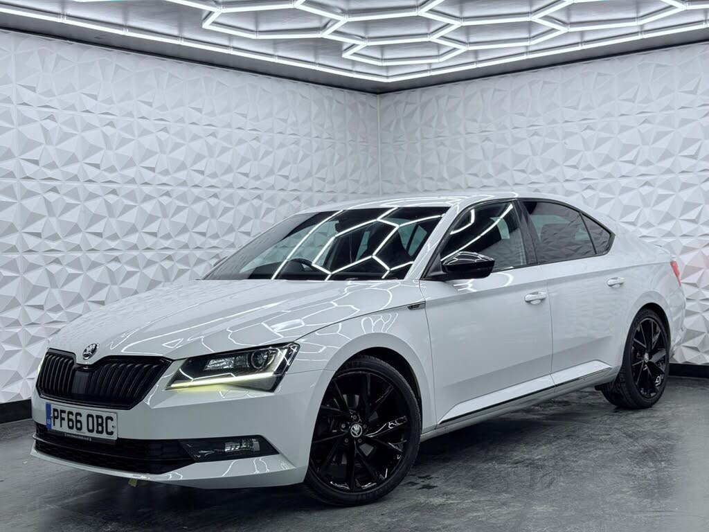 2016 Skoda Superb 2.0TDI SportLine Hatchback