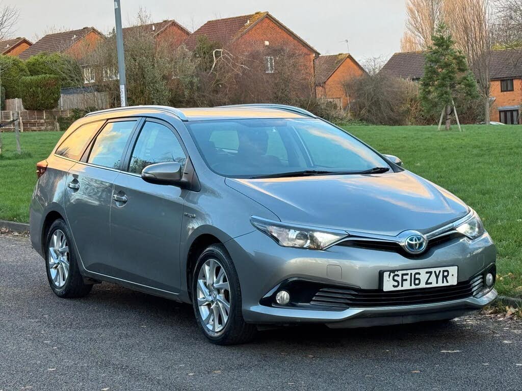 2016 Toyota Auris 1.8 VVT-i HSD Business Edition Estate