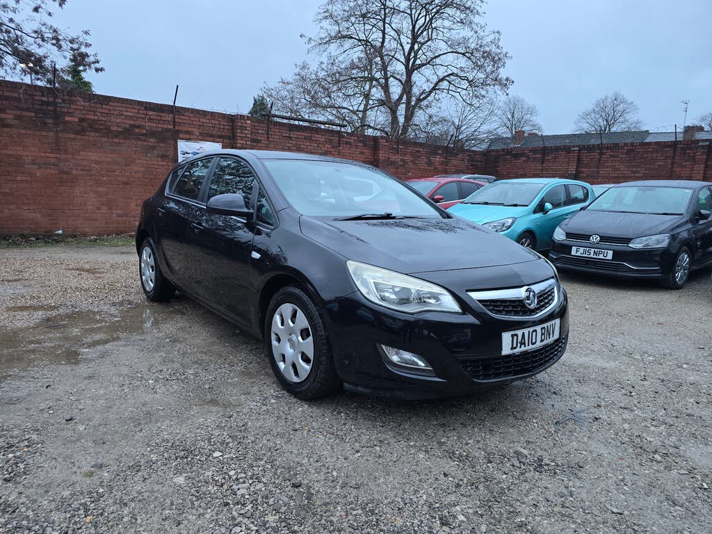 2010 Vauxhall Astra 1.6 Exclusiv (113bhp) Hatchback 5d Auto